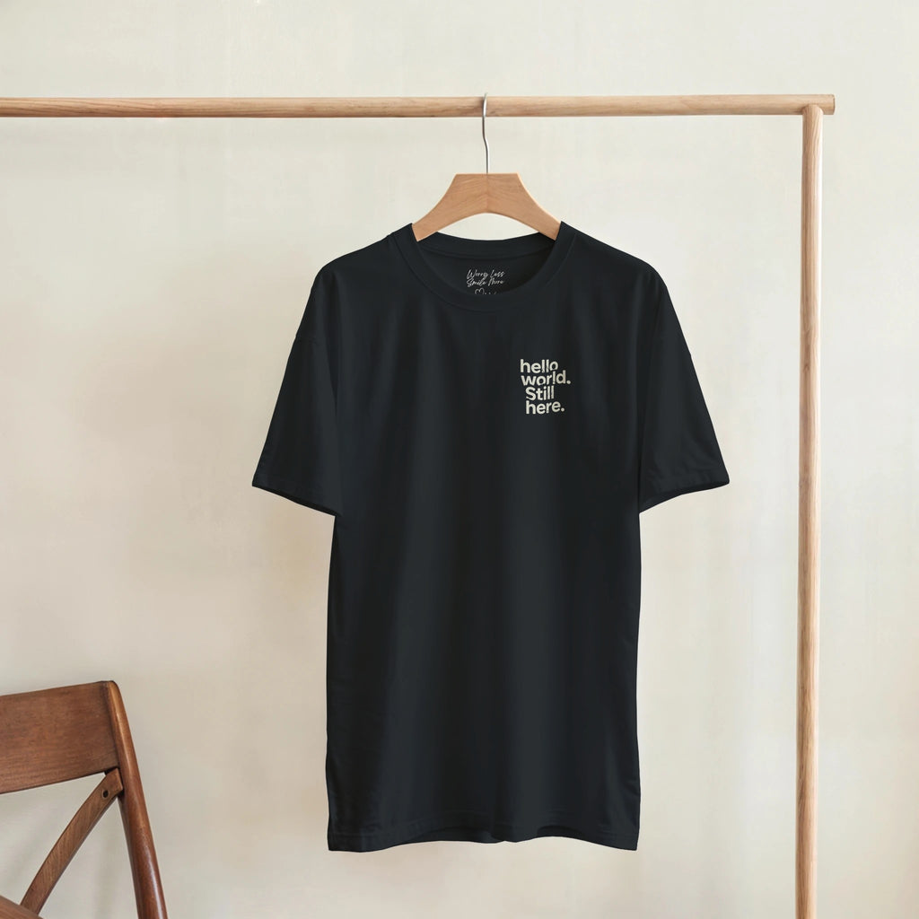 Hello world still here minimalist nerd shirt - Zwart