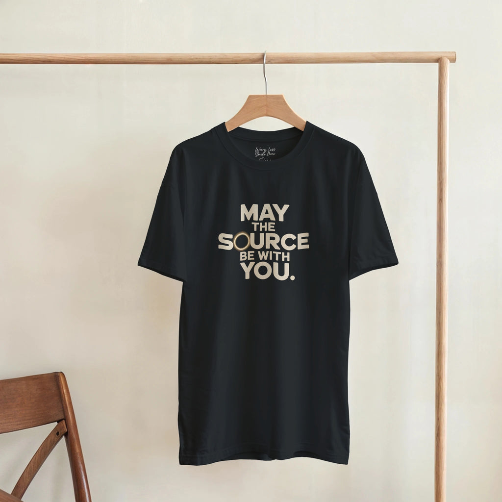 May the source be with you - Zwart Nerd Shirt