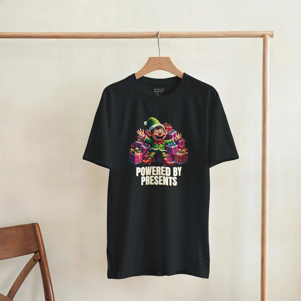 Powered By Presents - Kerst T-Shirt Zwart