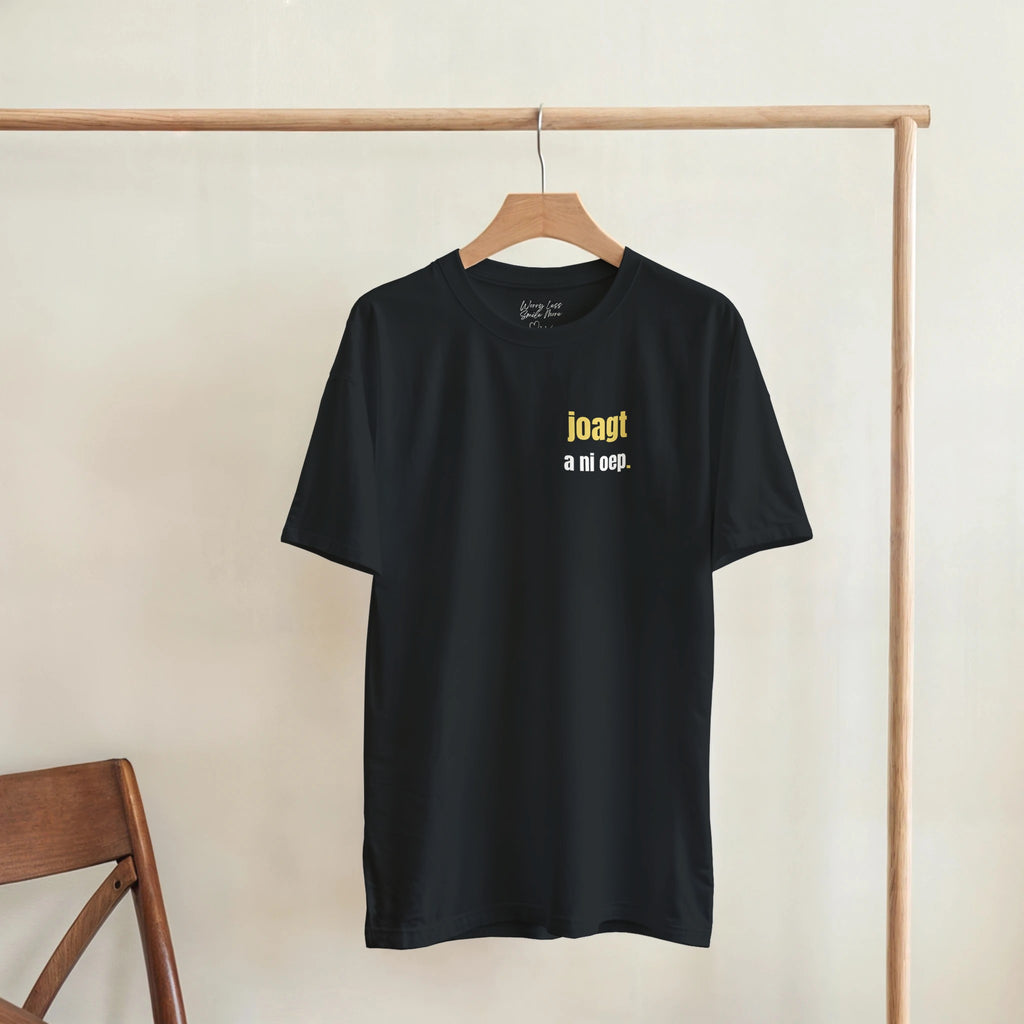 Zwart Joagt a ni oep t-shirt met Antwerpse tekst en rustige uitstraling