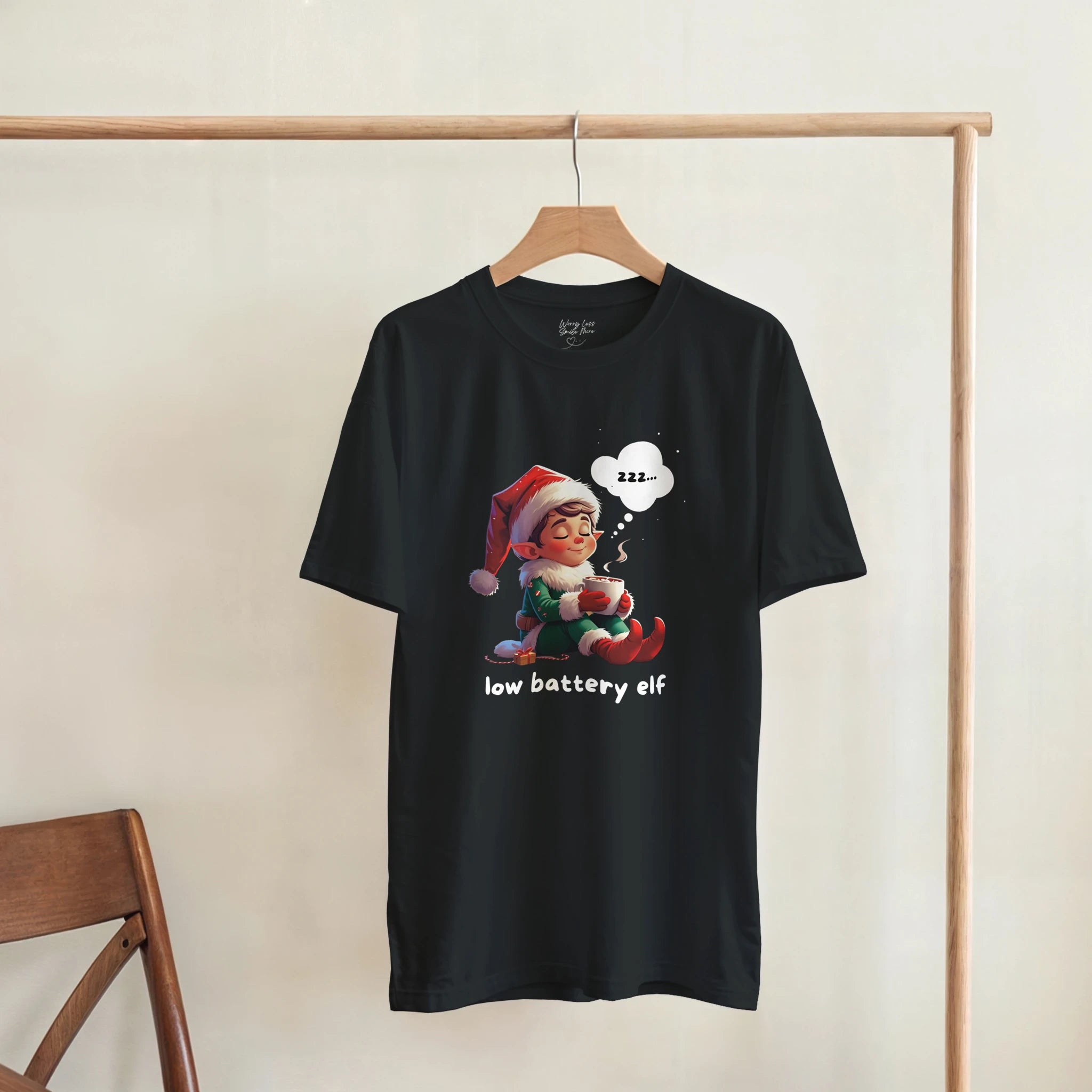Zwart kerst shirt - Low Battery Elf